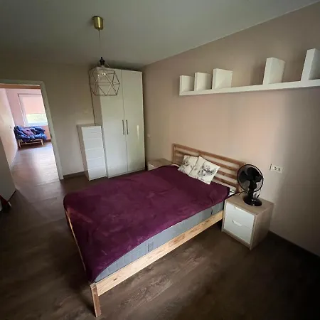 2 Bedroom Flat *